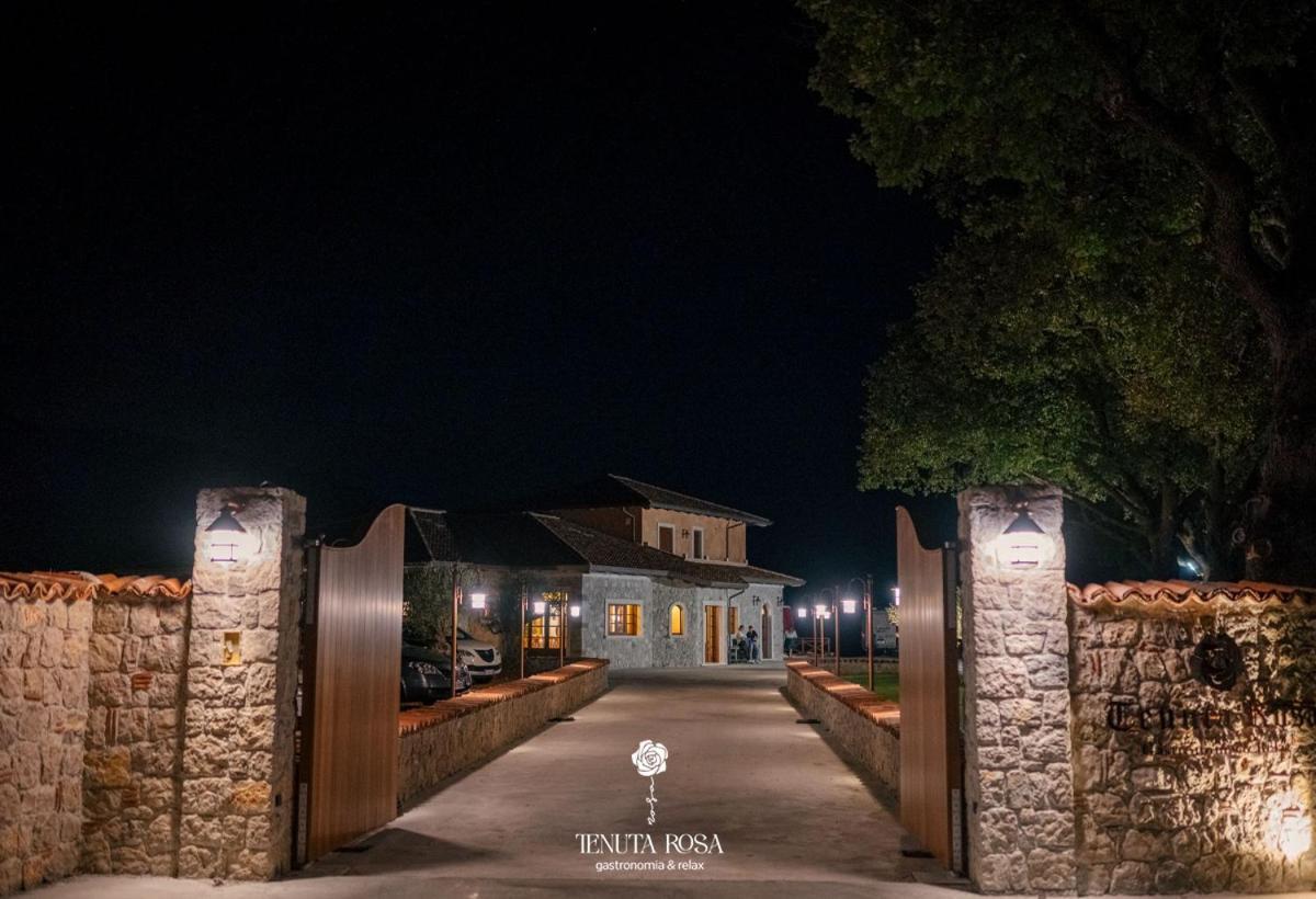 Tenuta Rosa - Gastronomia E Relax Montesano Scalo 外观 照片
